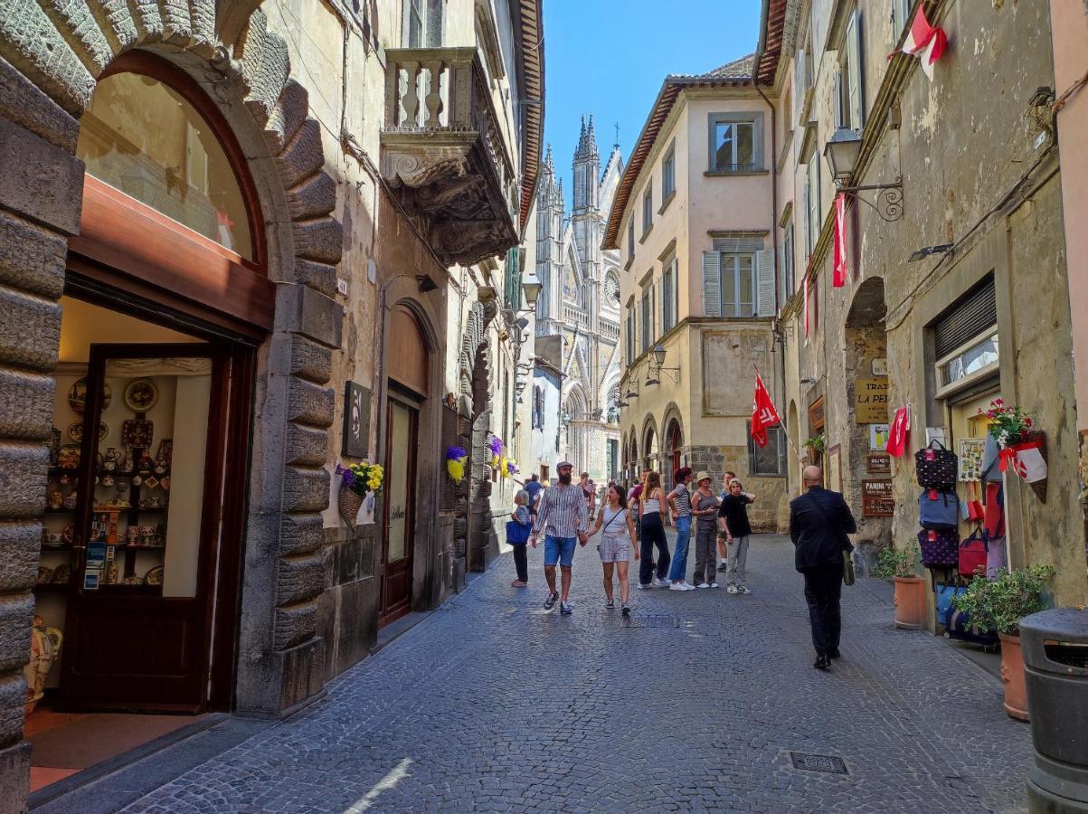 Elegante Loft A Orvieto Centro " Carvajal Rooms" Екстериор снимка